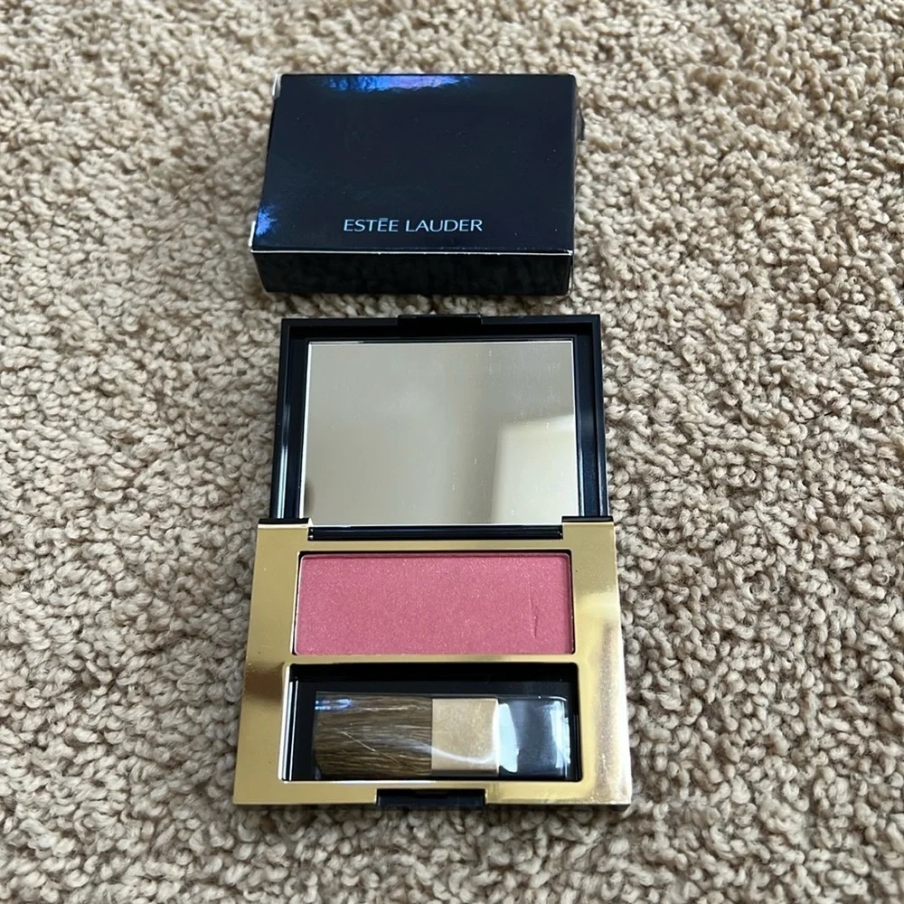 NIB! Estée Lauder pure envy sculpting blush /blush sculpant.